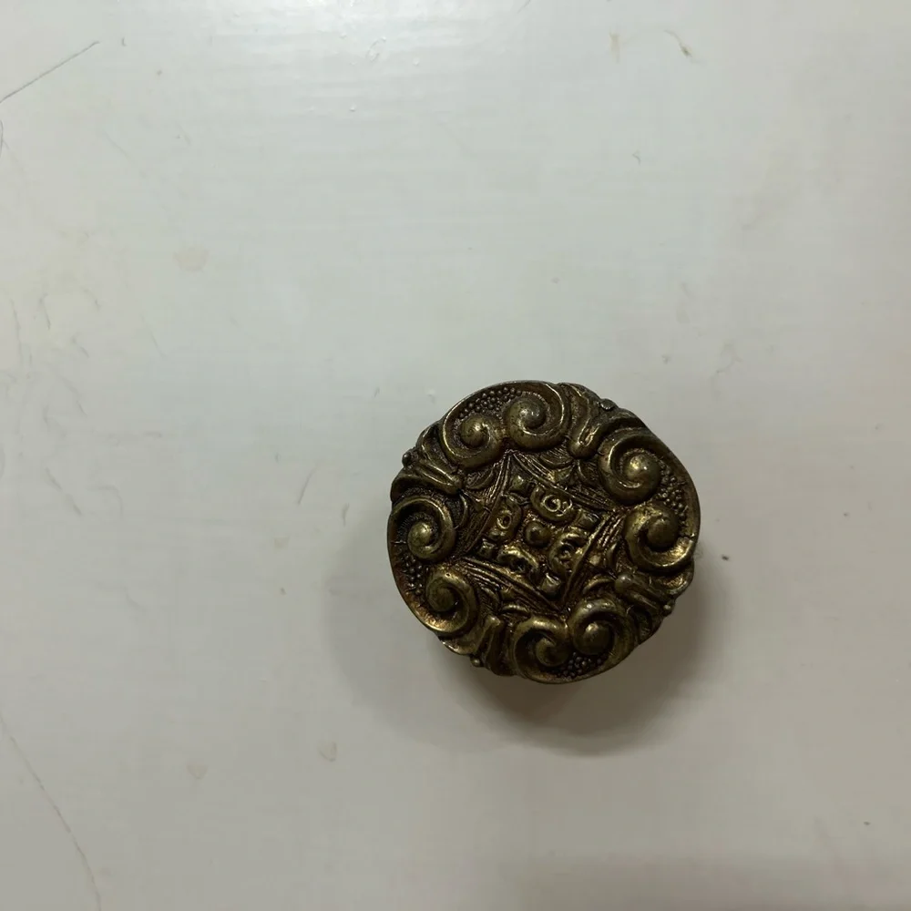 Drawer pull knobs - Picture 1 of 6